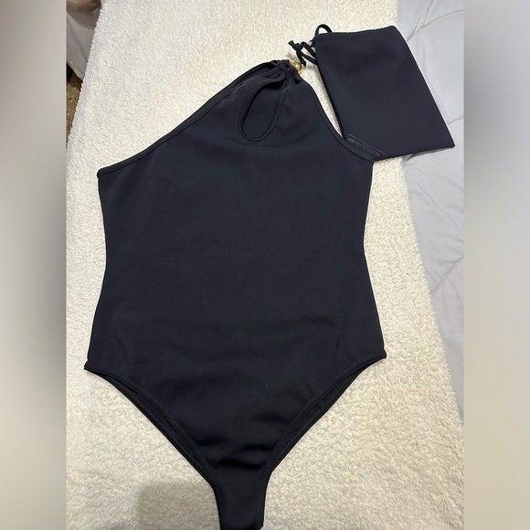 BOTTEGA VENETA
Asymmetrical swimsuit - Picture 5 of 12